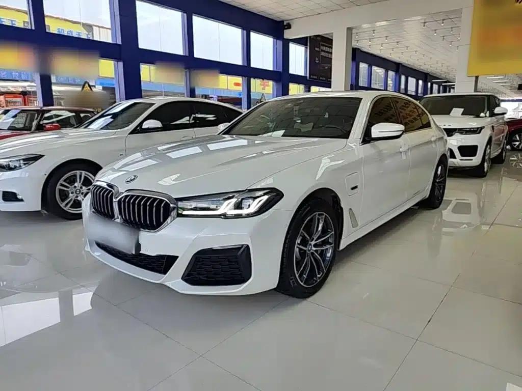 BMW 5 Series PHEV 2022 Facelift 535Le M Sport Package — миниатюра 1
