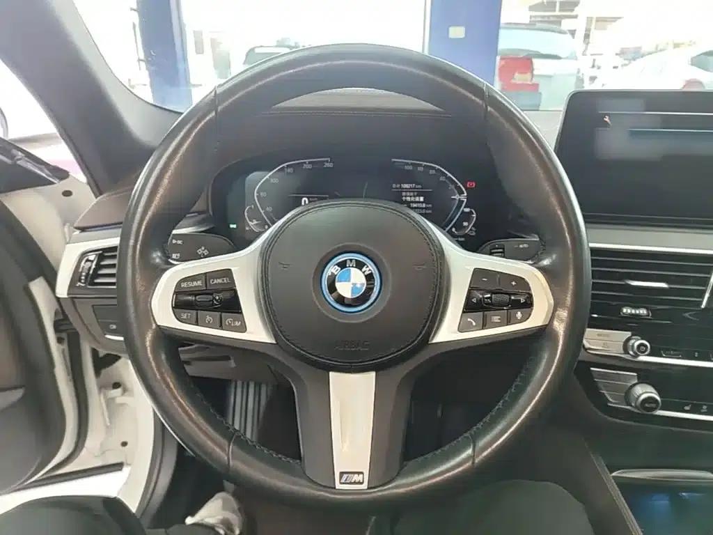 BMW 5 Series PHEV 2022 Facelift 535Le M Sport Package — миниатюра 11