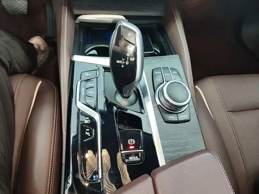 BMW 5 Series PHEV 2022 Facelift 535Le M Sport Package — миниатюра 14