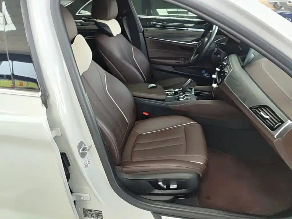 BMW 5 Series PHEV 2022 Facelift 535Le M Sport Package — миниатюра 25