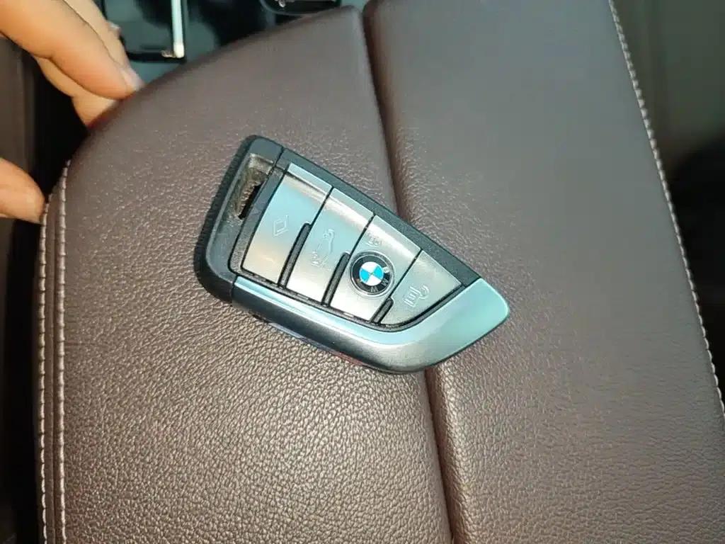BMW 5 Series PHEV 2022 Facelift 535Le M Sport Package — миниатюра 9