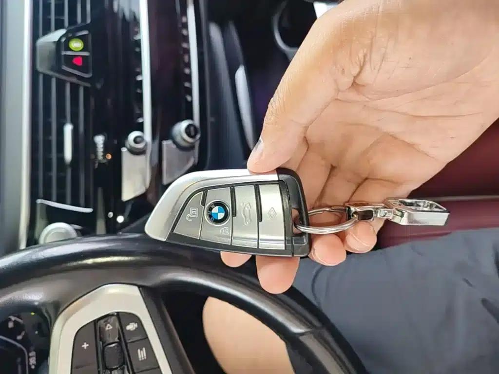 BMW 5 Series PHEV 2022 Facelift 535Le M Sport Package — миниатюра 9