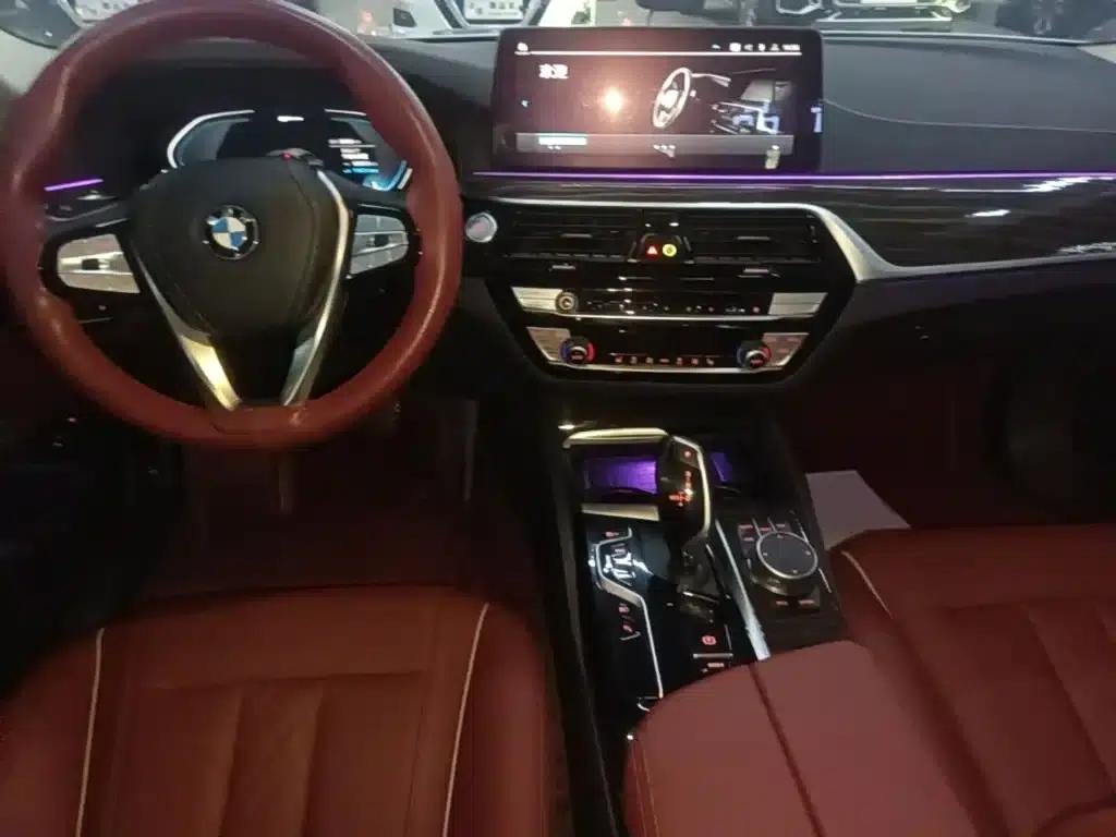 BMW 5 Series PHEV 2022 Facelift 535Le M Sport Package — миниатюра 10