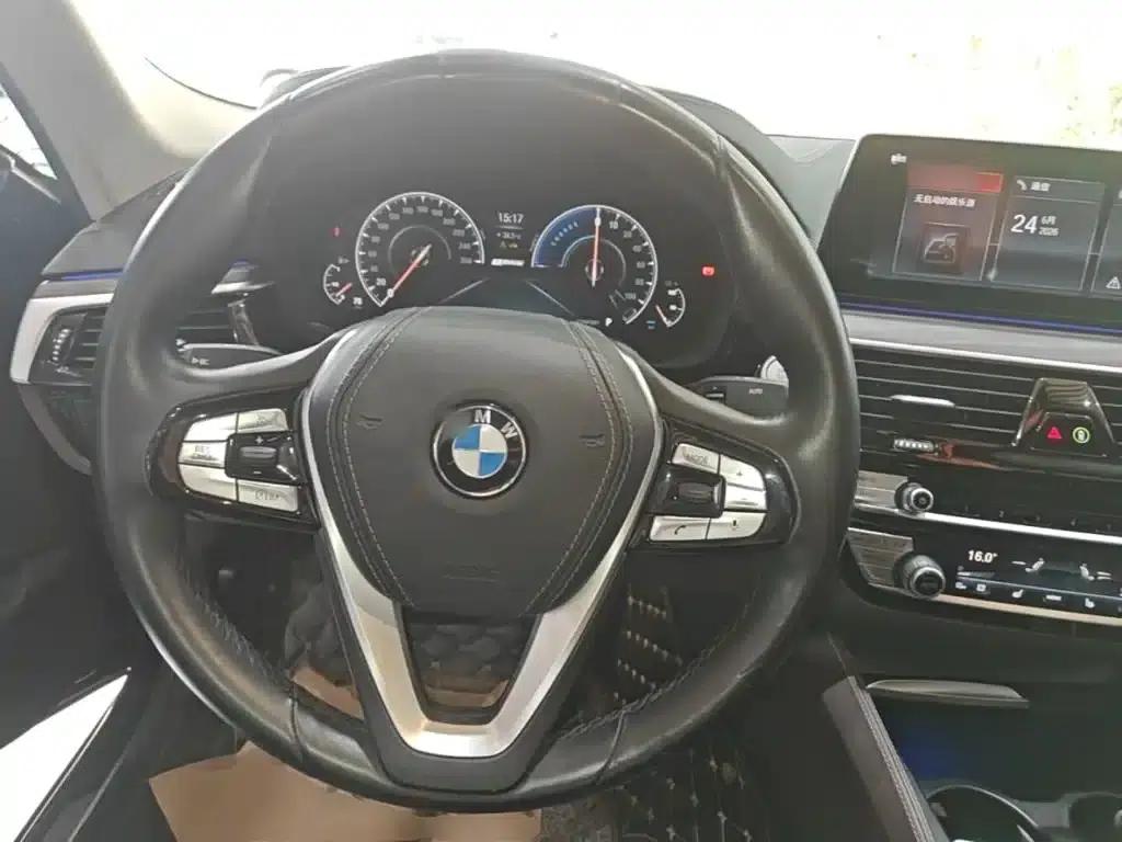 BMW 5 Series PHEV 2019 530Le Luxury Package — миниатюра 11