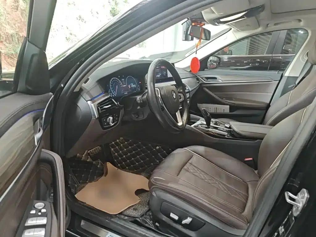BMW 5 Series PHEV 2019 530Le Luxury Package — миниатюра 15