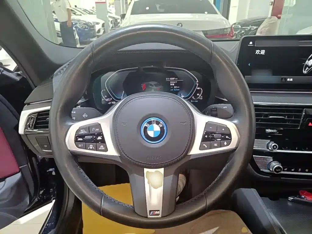 BMW 5 Series PHEV 2022 535Le Pioneer Edition M Sport Package — миниатюра 11