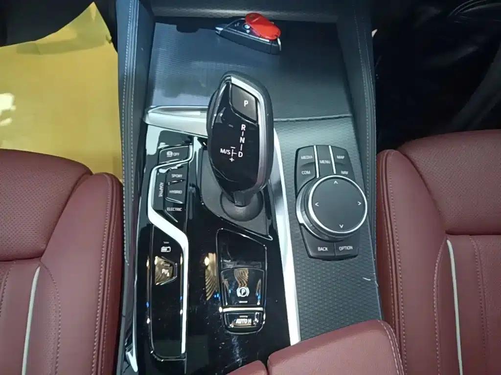 BMW 5 Series PHEV 2022 535Le Pioneer Edition M Sport Package — миниатюра 14