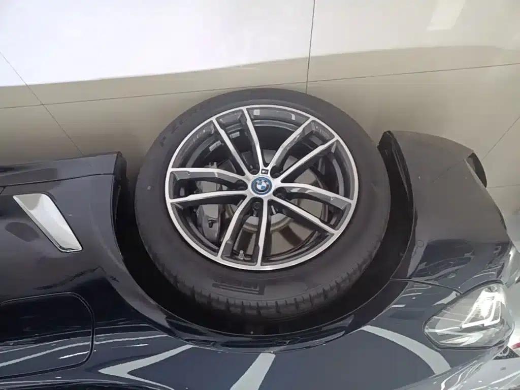 BMW 5 Series PHEV 2022 535Le Pioneer Edition M Sport Package — миниатюра 23