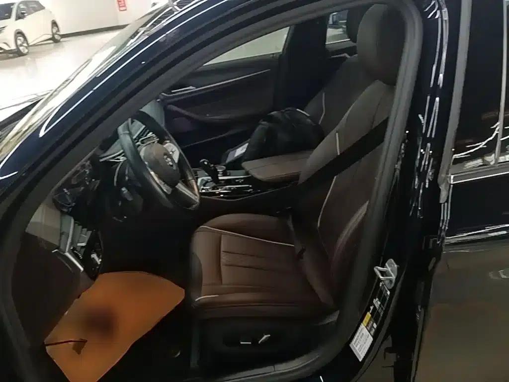 BMW 5 Series PHEV 2022 Facelift 535Le M Sport Package — миниатюра 15