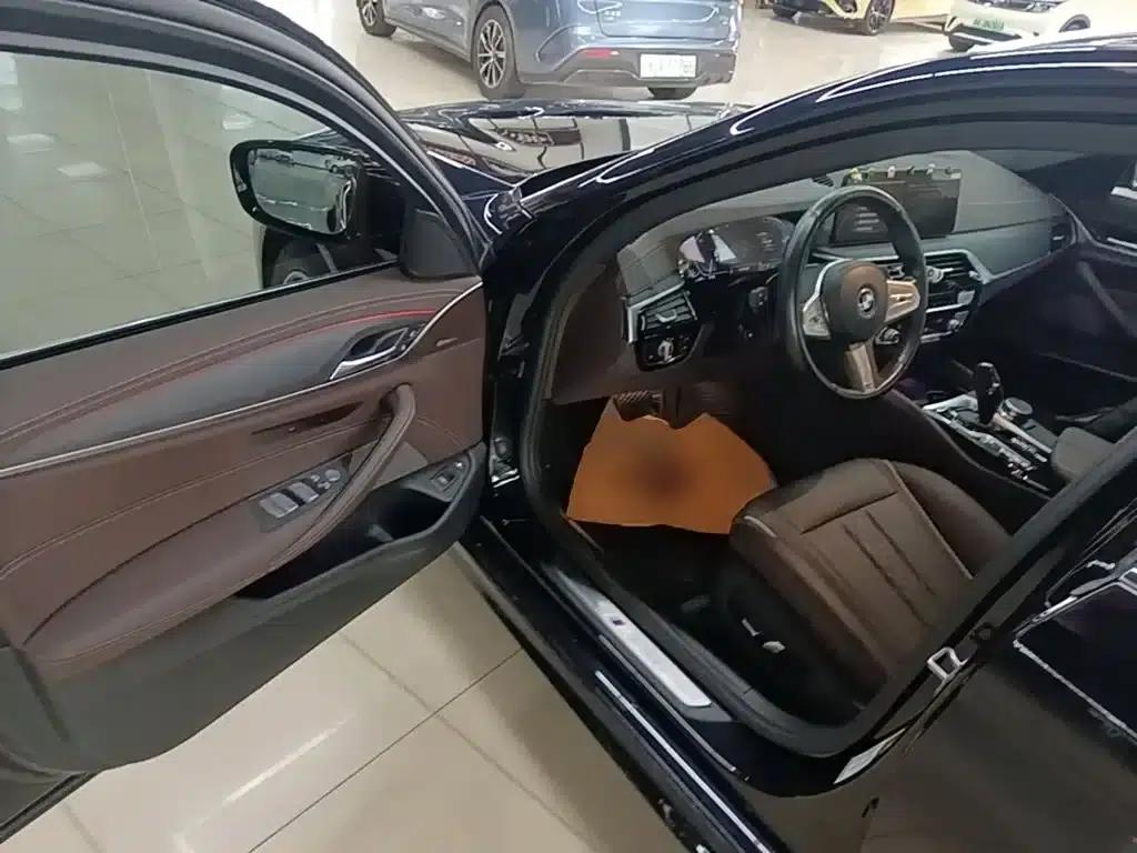 BMW 5 Series PHEV 2022 Facelift 535Le M Sport Package — миниатюра 16