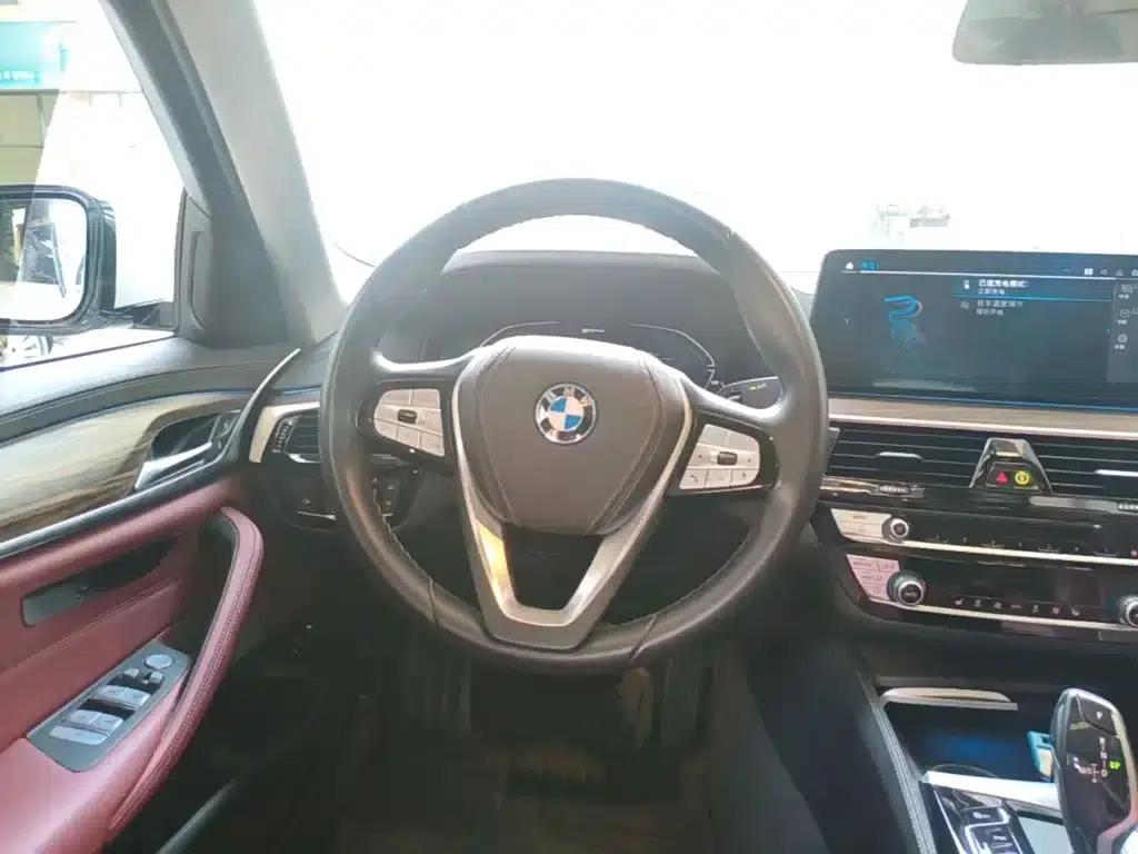 BMW 5 Series PHEV 2022 Facelift 535Le Luxury Package — миниатюра 11