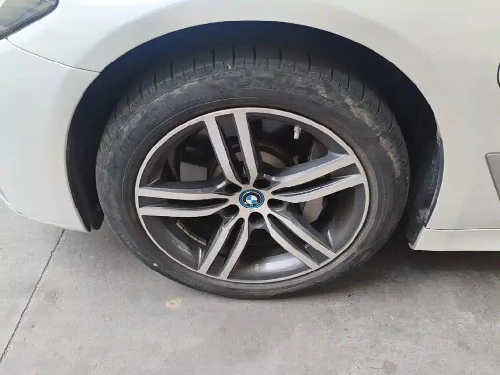 BMW 5 Series PHEV 2022 Facelift 535Le Luxury Package — миниатюра 23
