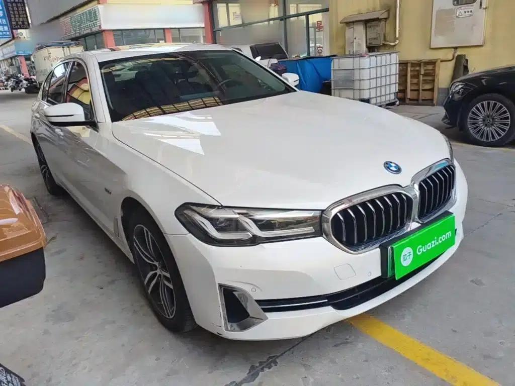 BMW 5 Series PHEV 2022 Facelift 535Le Luxury Package — миниатюра 4
