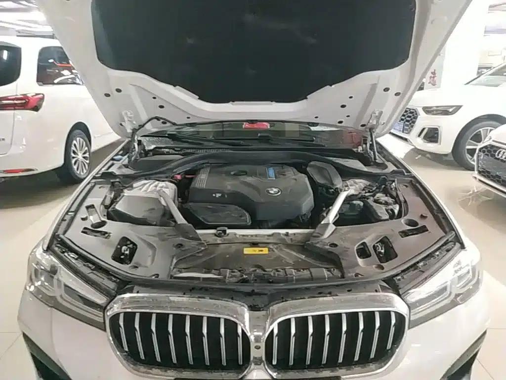 BMW 5 Series PHEV 2021 535Le M Sport Package — миниатюра 16