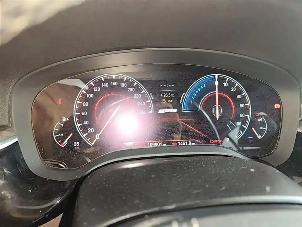 BMW 5 Series PHEV 2019 530Le Luxury Package — миниатюра 12