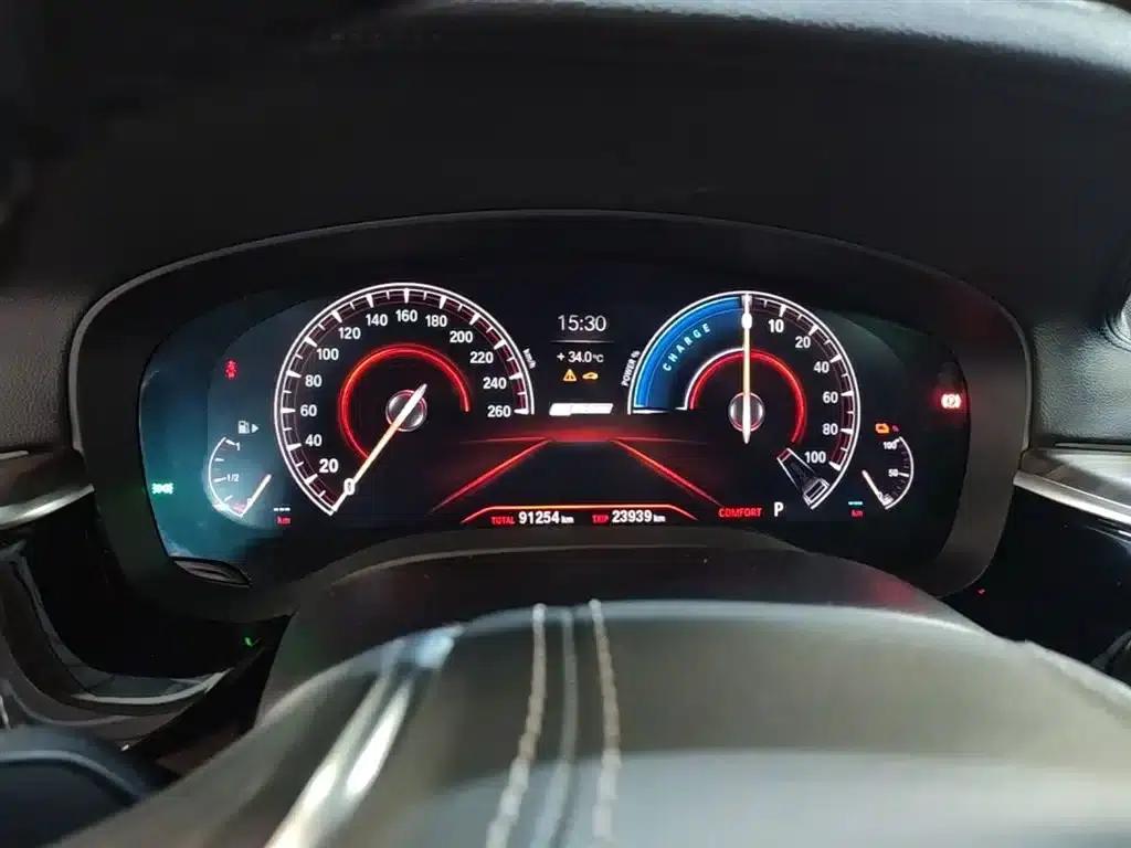 BMW 5 Series PHEV 2019 530Le Luxury Package — миниатюра 12