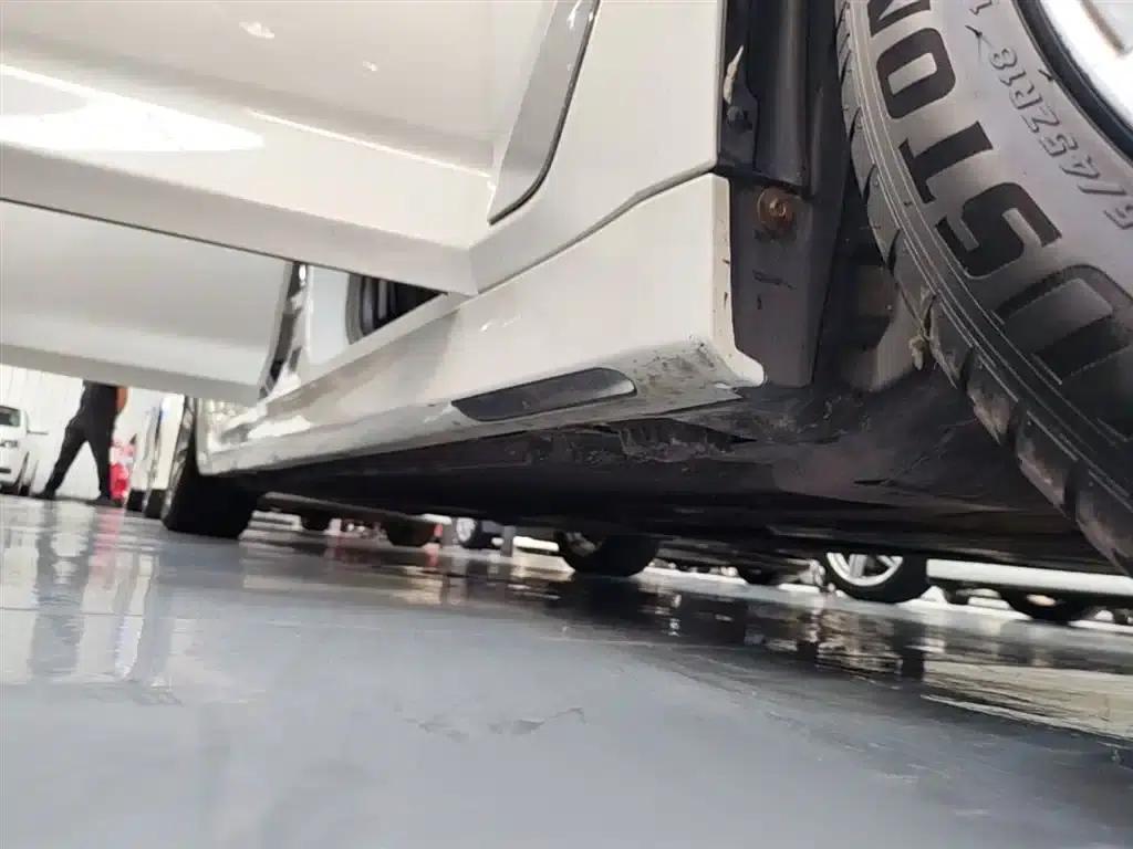 BMW 5 Series PHEV 2019 530Le Luxury Package — миниатюра 21
