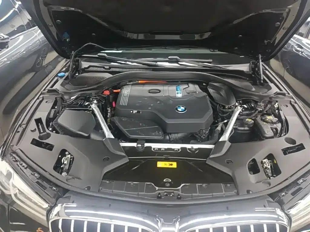 BMW 5 Series PHEV 2021 535Le M Sport Package — миниатюра 20