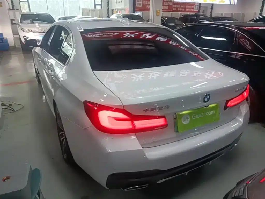 BMW 5 Series PHEV 2021 535Le M Sport Package — миниатюра 5