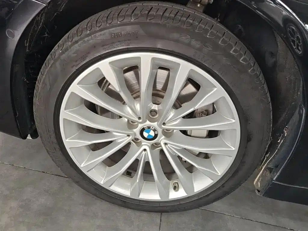 BMW 5 Series PHEV 2020 Mileage Upgrade Edition 530Le Pioneer Edition — миниатюра 23