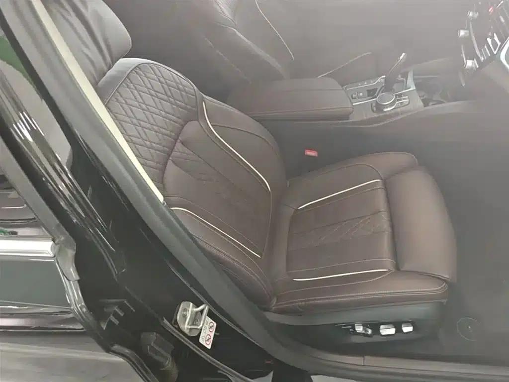 BMW 5 Series PHEV 2020 Mileage Upgrade Edition 530Le Pioneer Edition — миниатюра 25