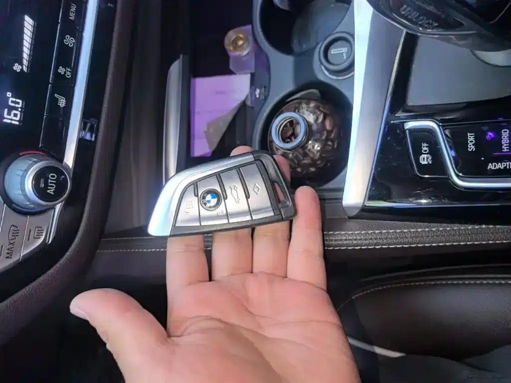 BMW 5 Series PHEV 2022 535Le Luxury Package — миниатюра 17