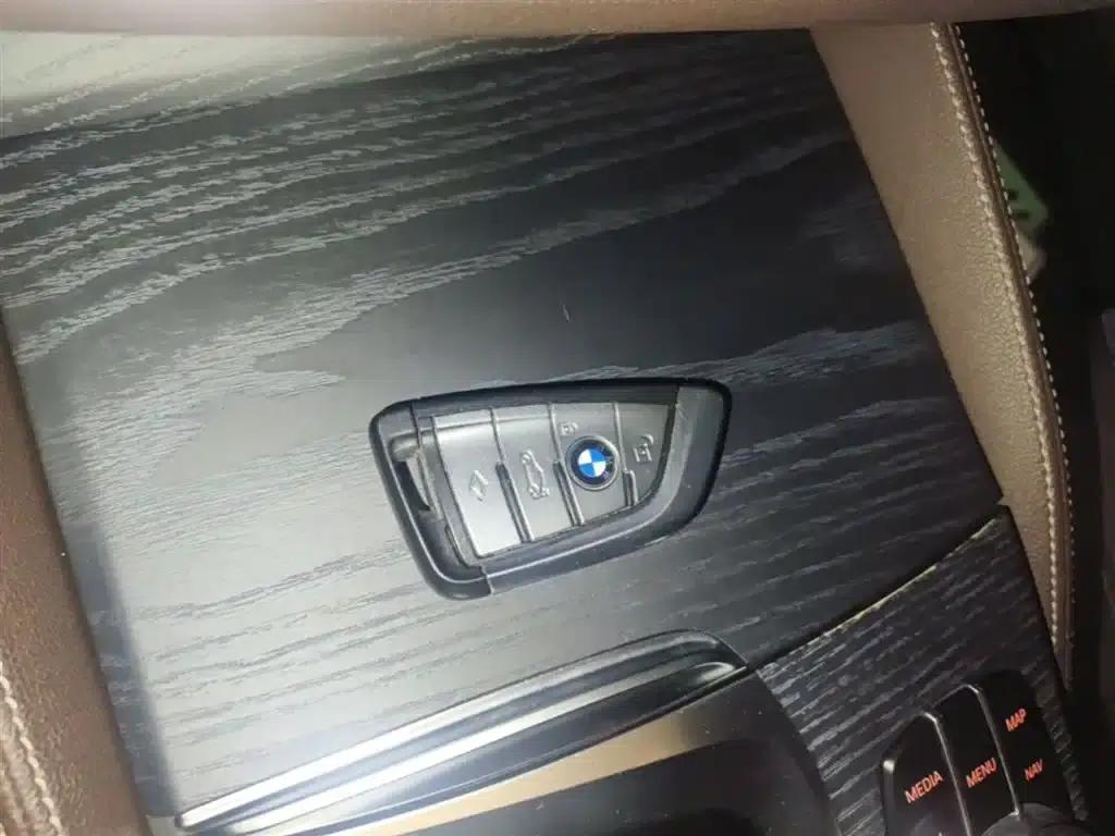 BMW 5 Series PHEV 2022 Facelift 535Le M Sport Package — миниатюра 9