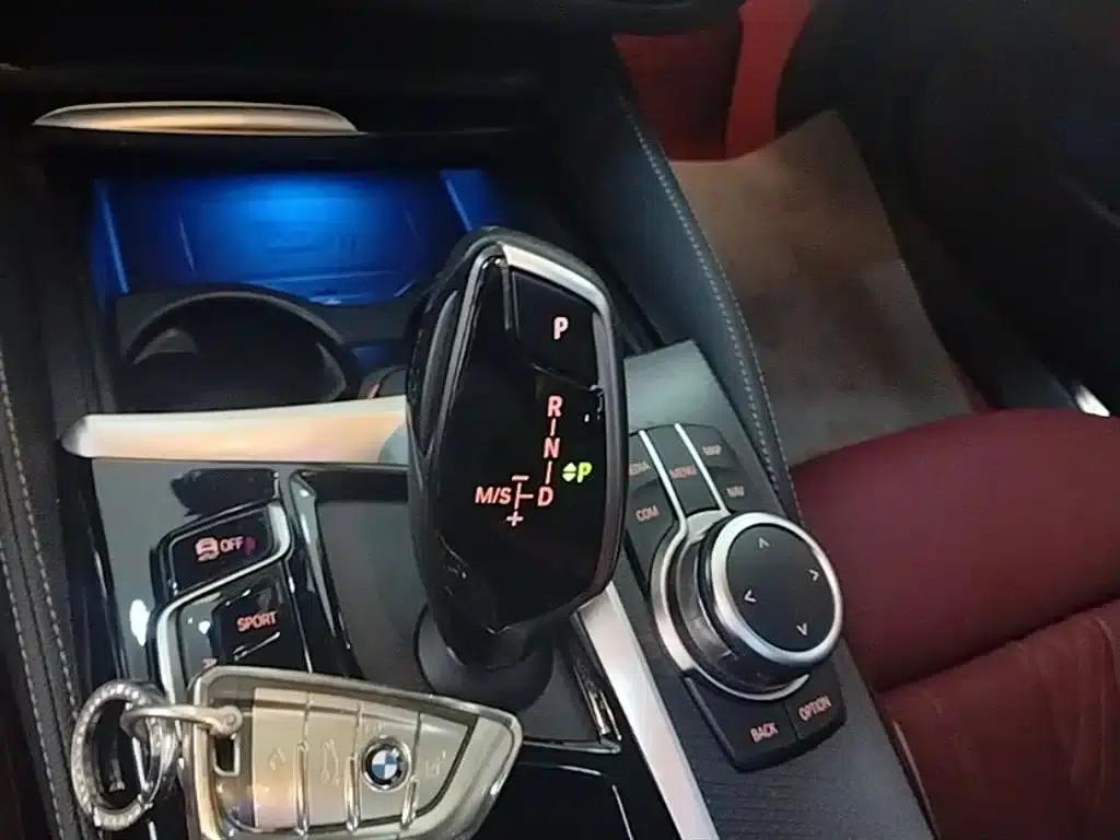 BMW 5 Series PHEV 2022 Facelift 535Le Pioneer Edition M Sport Package — миниатюра 14