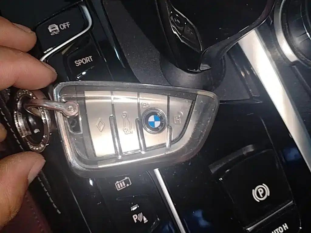 BMW 5 Series PHEV 2022 Facelift 535Le Pioneer Edition M Sport Package — миниатюра 9
