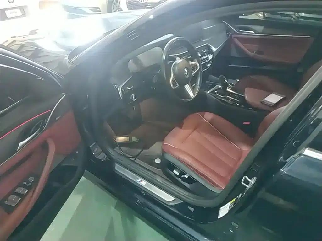 BMW 5 Series PHEV 2022 Facelift 535Le M Sport Package — миниатюра 16