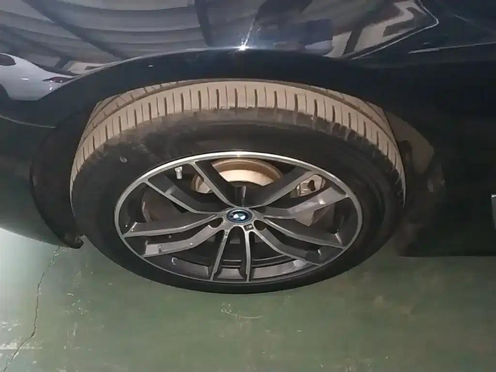 BMW 5 Series PHEV 2022 Facelift 535Le M Sport Package — миниатюра 23