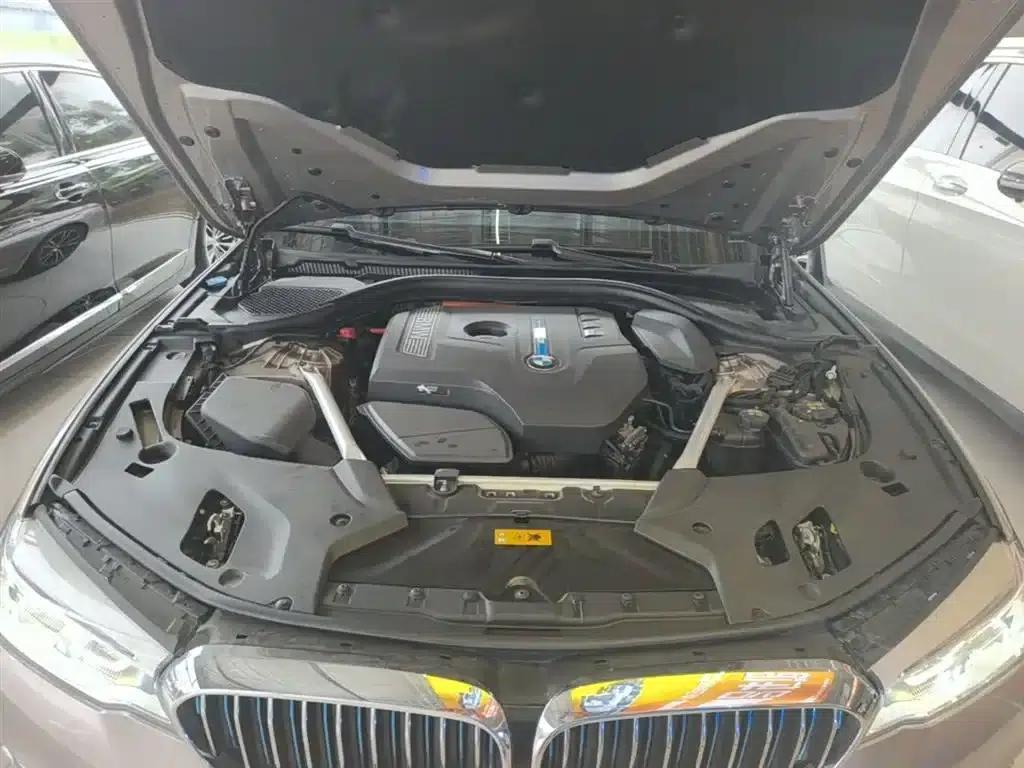 BMW 5 Series PHEV 2019 530Le Luxury Package — миниатюра 20