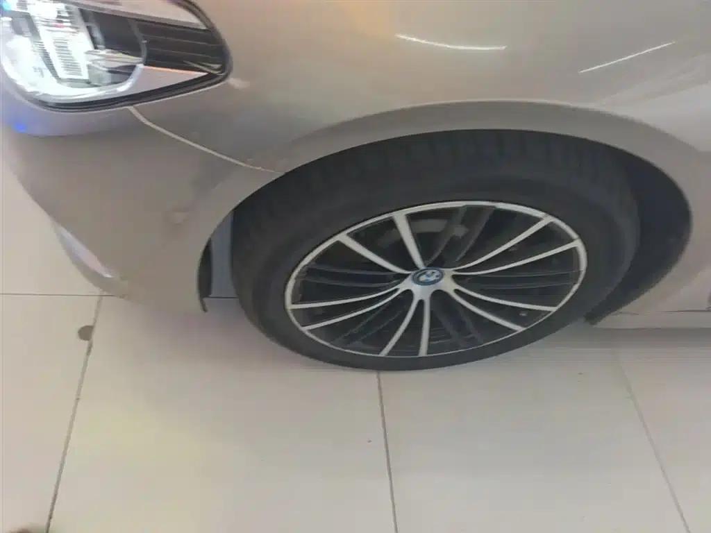 BMW 5 Series PHEV 2019 530Le Luxury Package — миниатюра 23