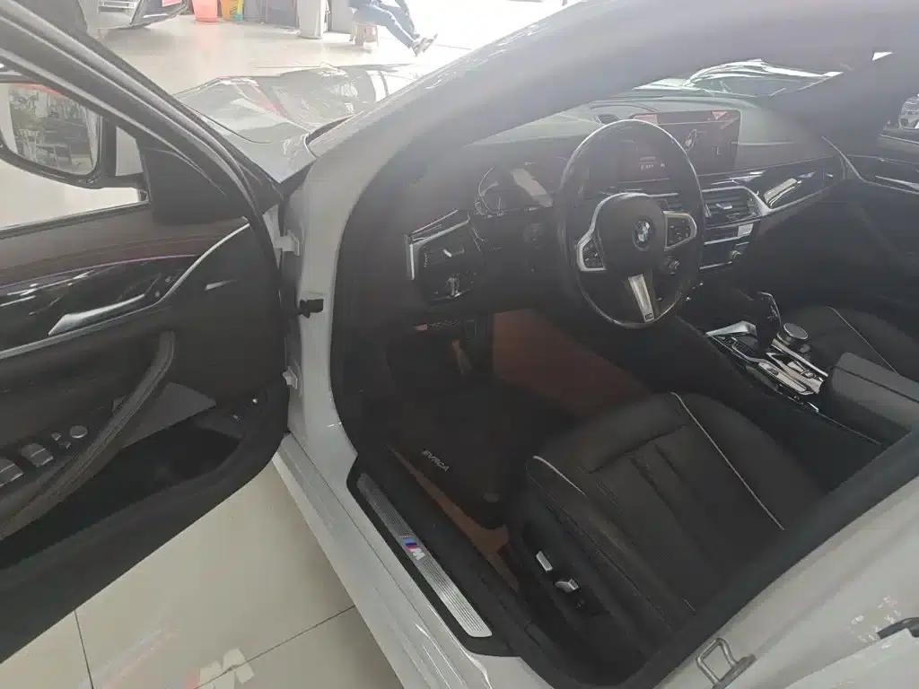 BMW 5 Series PHEV 2022 535Le M Sport Package — миниатюра 12