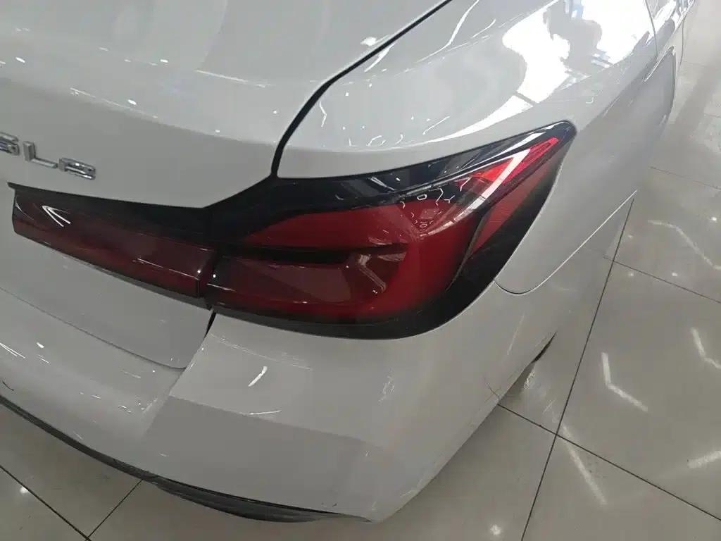 BMW 5 Series PHEV 2022 535Le M Sport Package — миниатюра 24