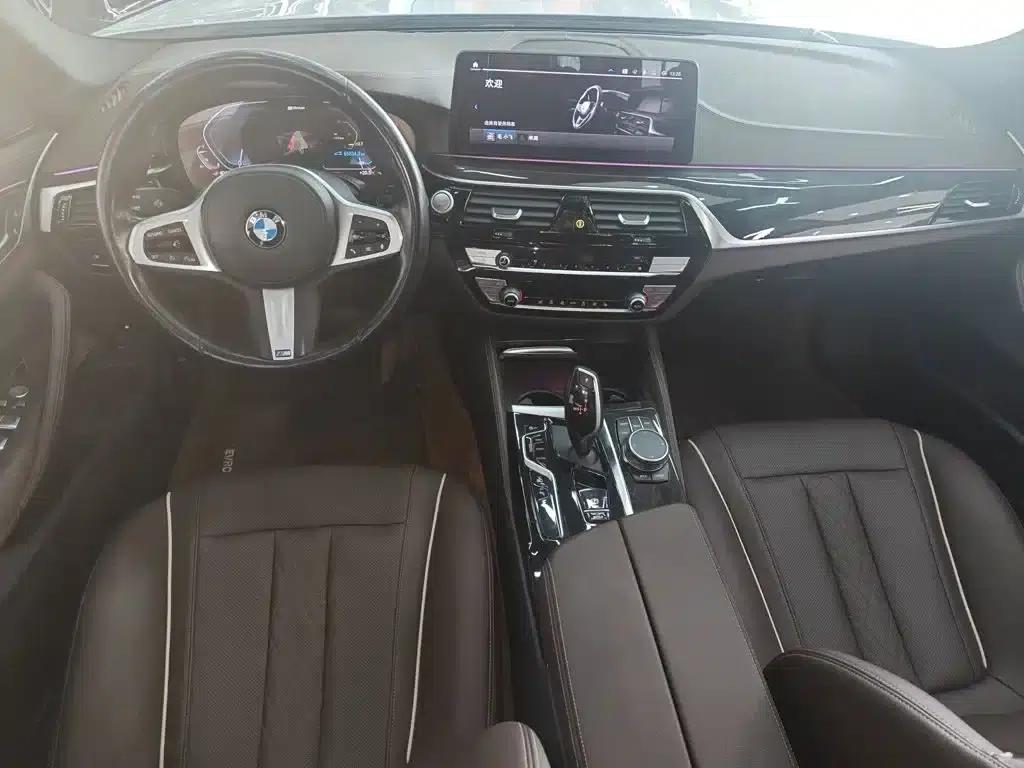 BMW 5 Series PHEV 2022 535Le M Sport Package — миниатюра 6