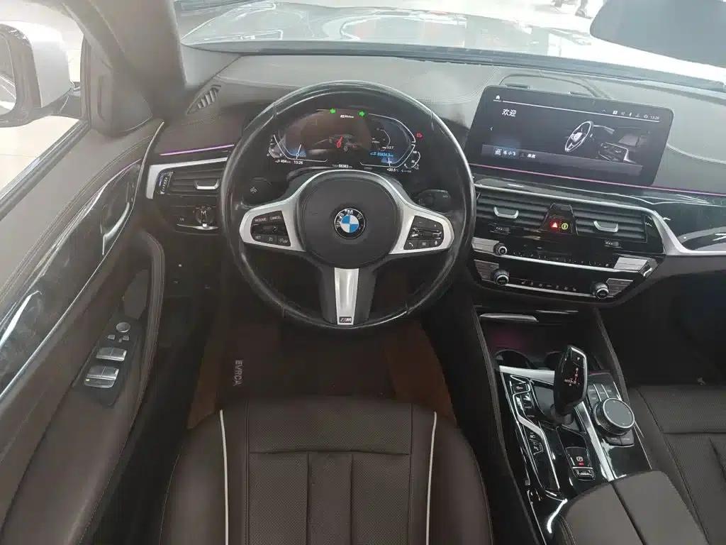BMW 5 Series PHEV 2022 535Le M Sport Package — миниатюра 7