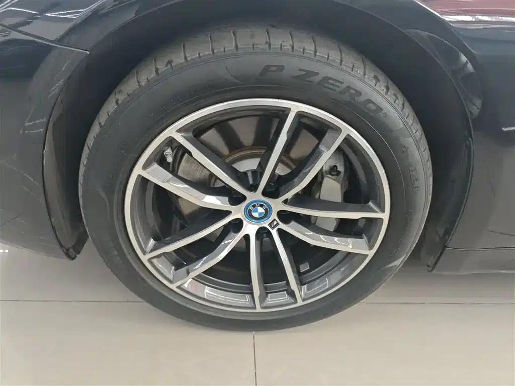 BMW 5 Series PHEV 2021 535Le Pioneer Edition M Sport Package — миниатюра 23
