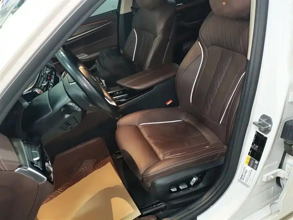 BMW 5 Series PHEV 2020 Mileage Upgrade Edition 530Le Pioneer Edition — миниатюра 12