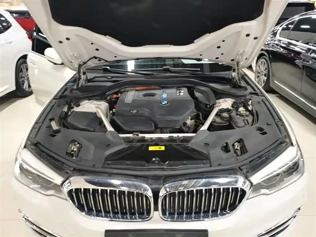 BMW 5 Series PHEV 2020 Mileage Upgrade Edition 530Le Pioneer Edition — миниатюра 17