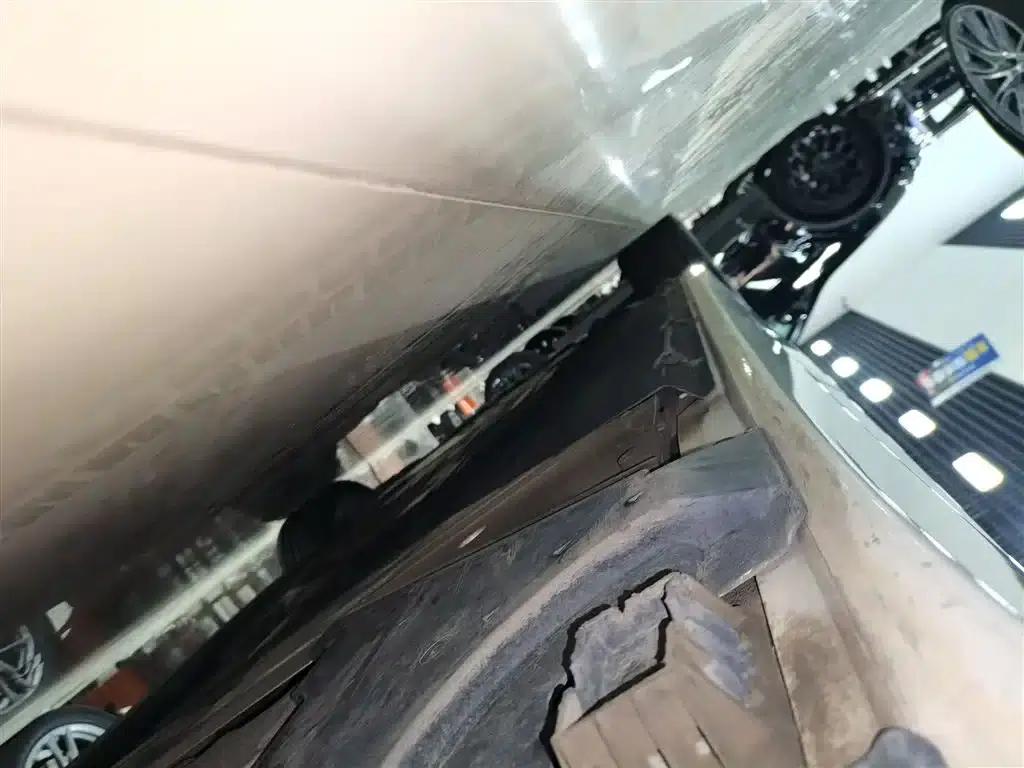 BMW 5 Series PHEV 2020 Mileage Upgrade Edition 530Le Pioneer Edition — миниатюра 22