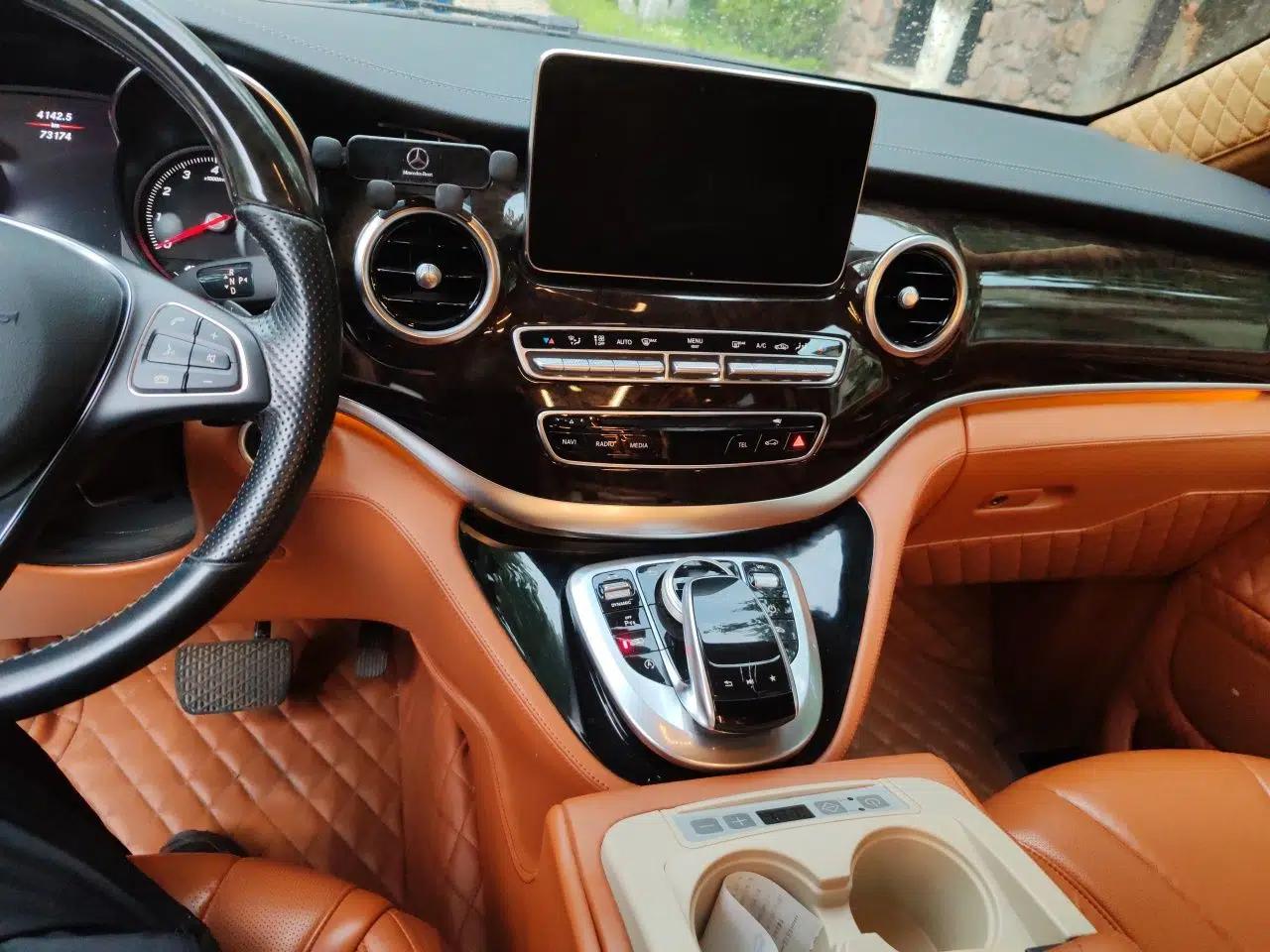 Mercedes-Benz V-Class 2018 V 260 L Prestige Extended Version China VI — миниатюра 13