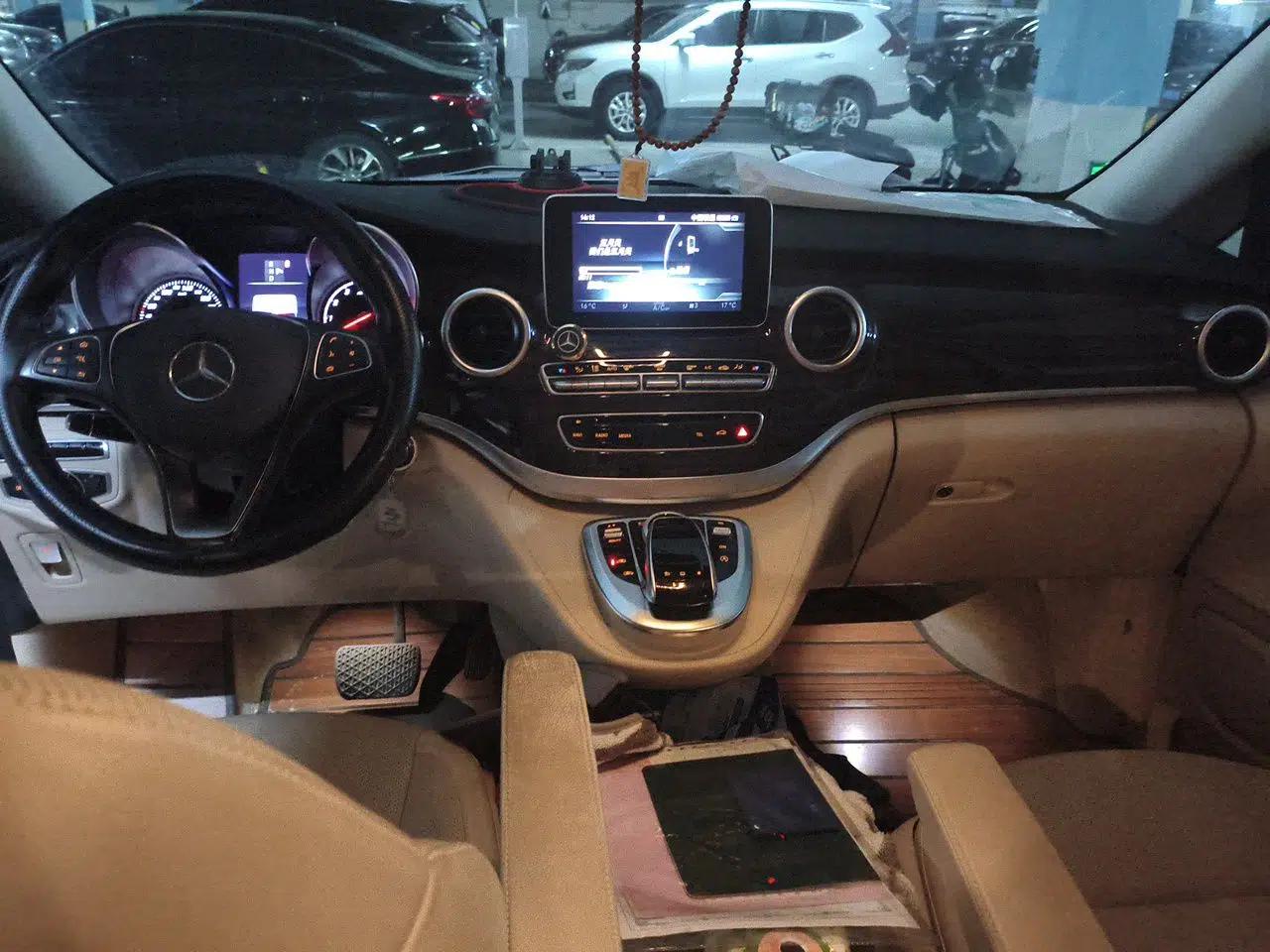Mercedes-Benz V-Class 2016 V 260 Avantgarde Edition — миниатюра 9
