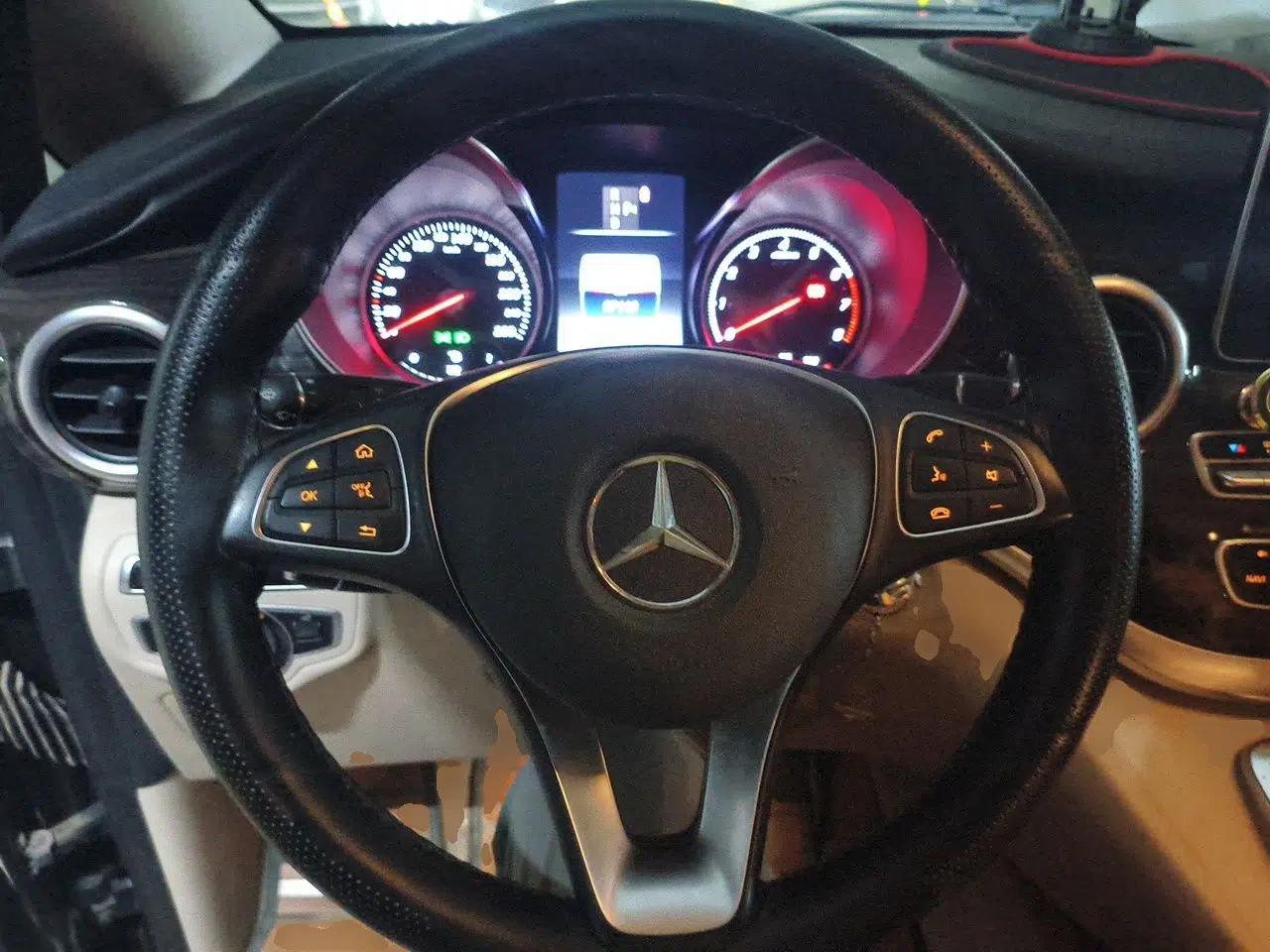 Mercedes-Benz V-Class 2016 V 260 Avantgarde Edition — миниатюра 10