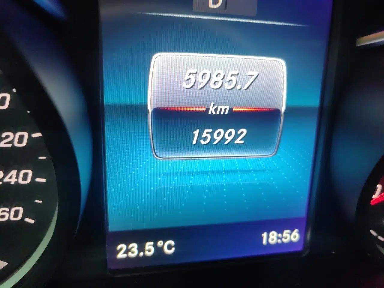 Mercedes-Benz V-Class 2022 V 260 Prestige Edition — миниатюра 12