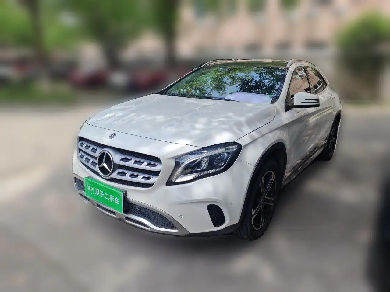 Mercedes-Benz GLA 2018 GLA 200 Fashion Model — миниатюра 1
