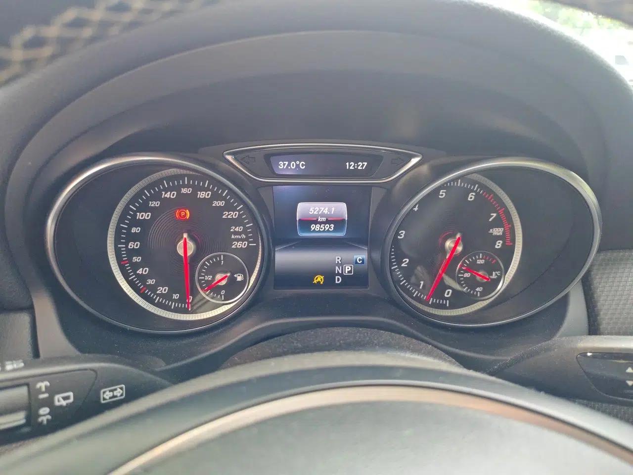 Mercedes-Benz GLA 2018 GLA 200 Fashion Model — миниатюра 11