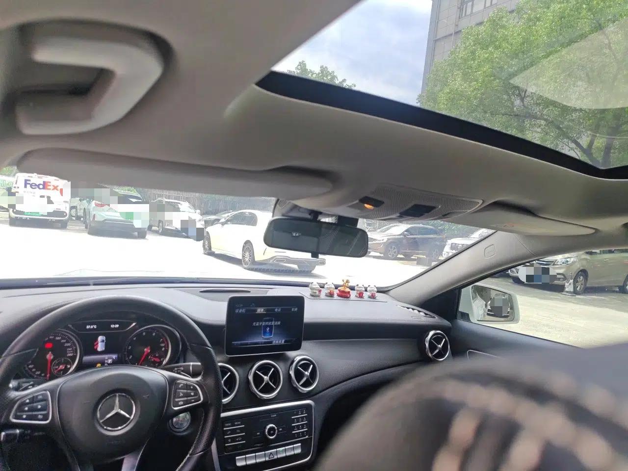 Mercedes-Benz GLA 2018 GLA 200 Fashion Model — миниатюра 18