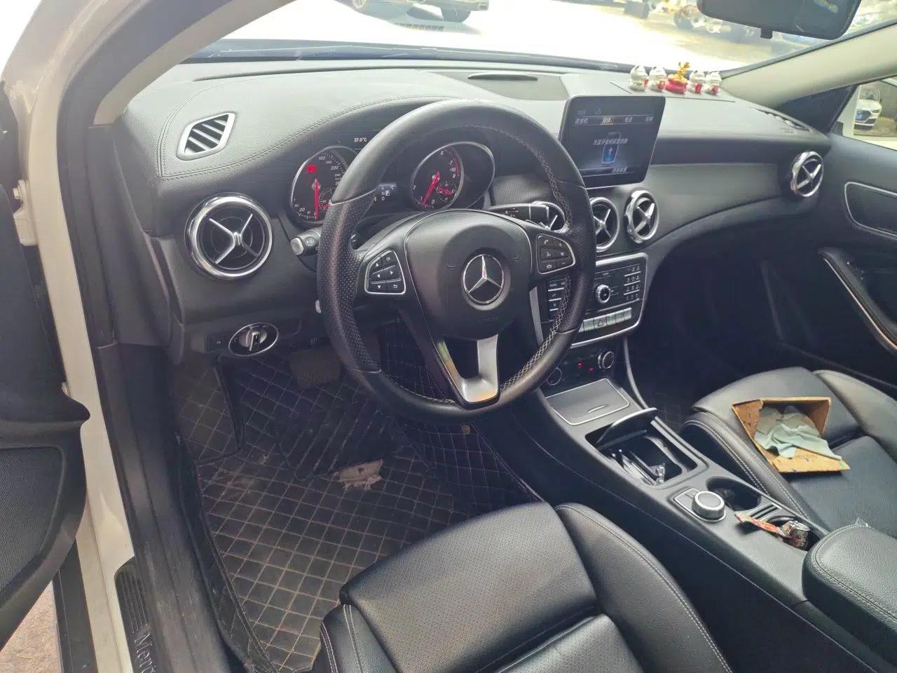 Mercedes-Benz GLA 2018 GLA 200 Fashion Model — миниатюра 10