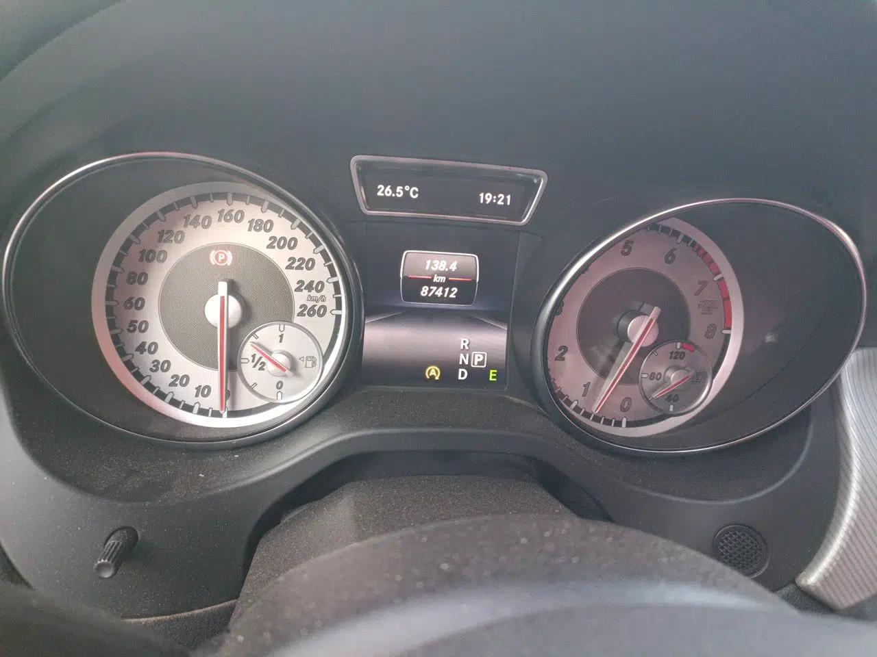 Mercedes-Benz GLA 2015 GLA 220 4MATIC Fashion Model — миниатюра 12